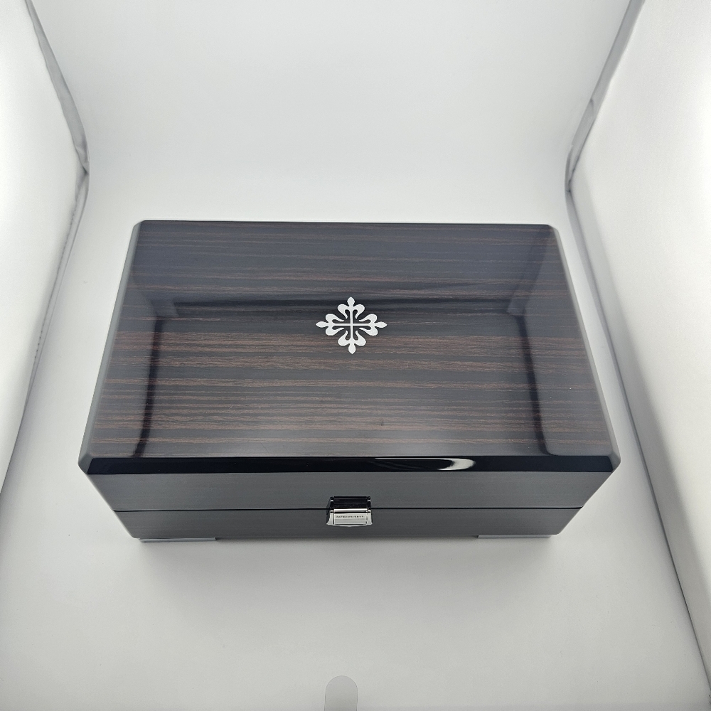 Patek Philippe brown wooden watch box with cover cloth - Picture 16 of 16